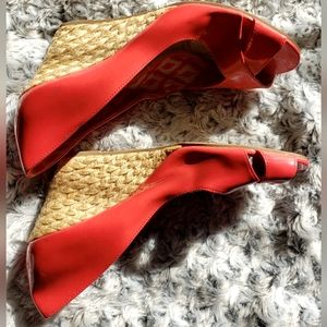 Dexflex Comfort Red Wedges size 11